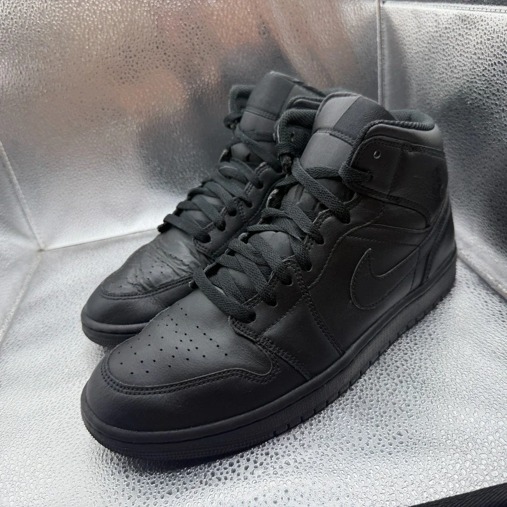 Size 10 Nike Air Jordan 1 Mid Triple Black Mens Athletic Shoes 554724-093